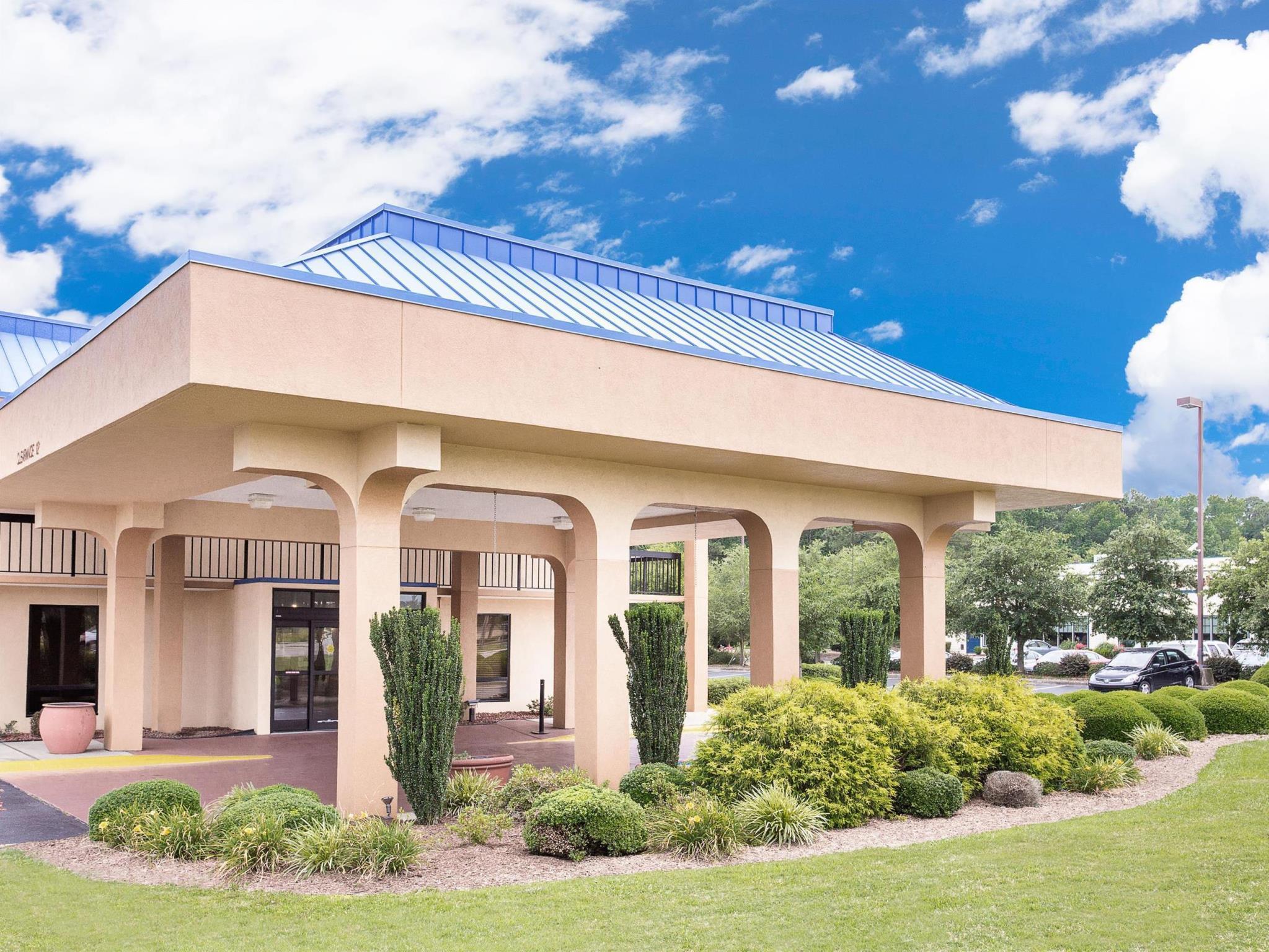 Baymont By Wyndham Greenville Esterno foto