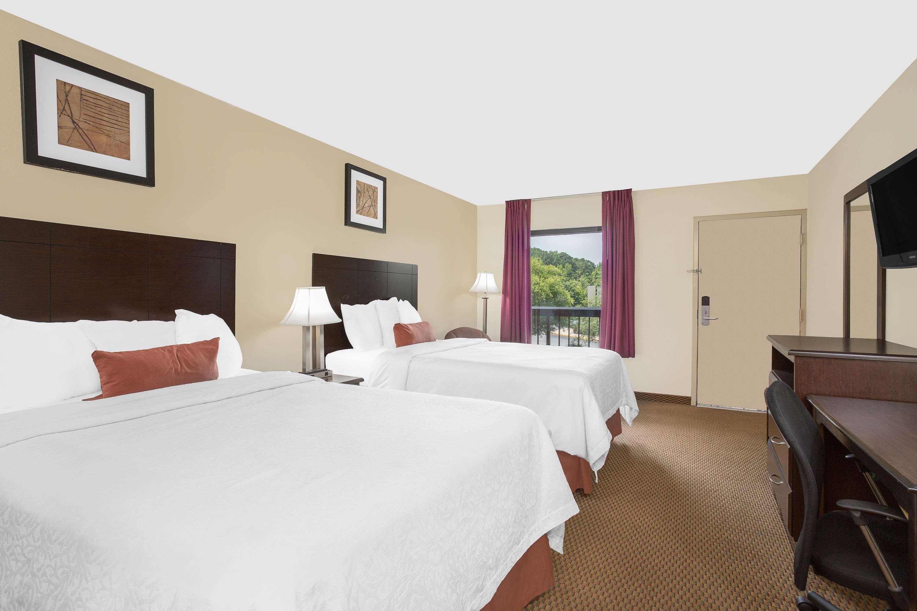Baymont By Wyndham Greenville Esterno foto