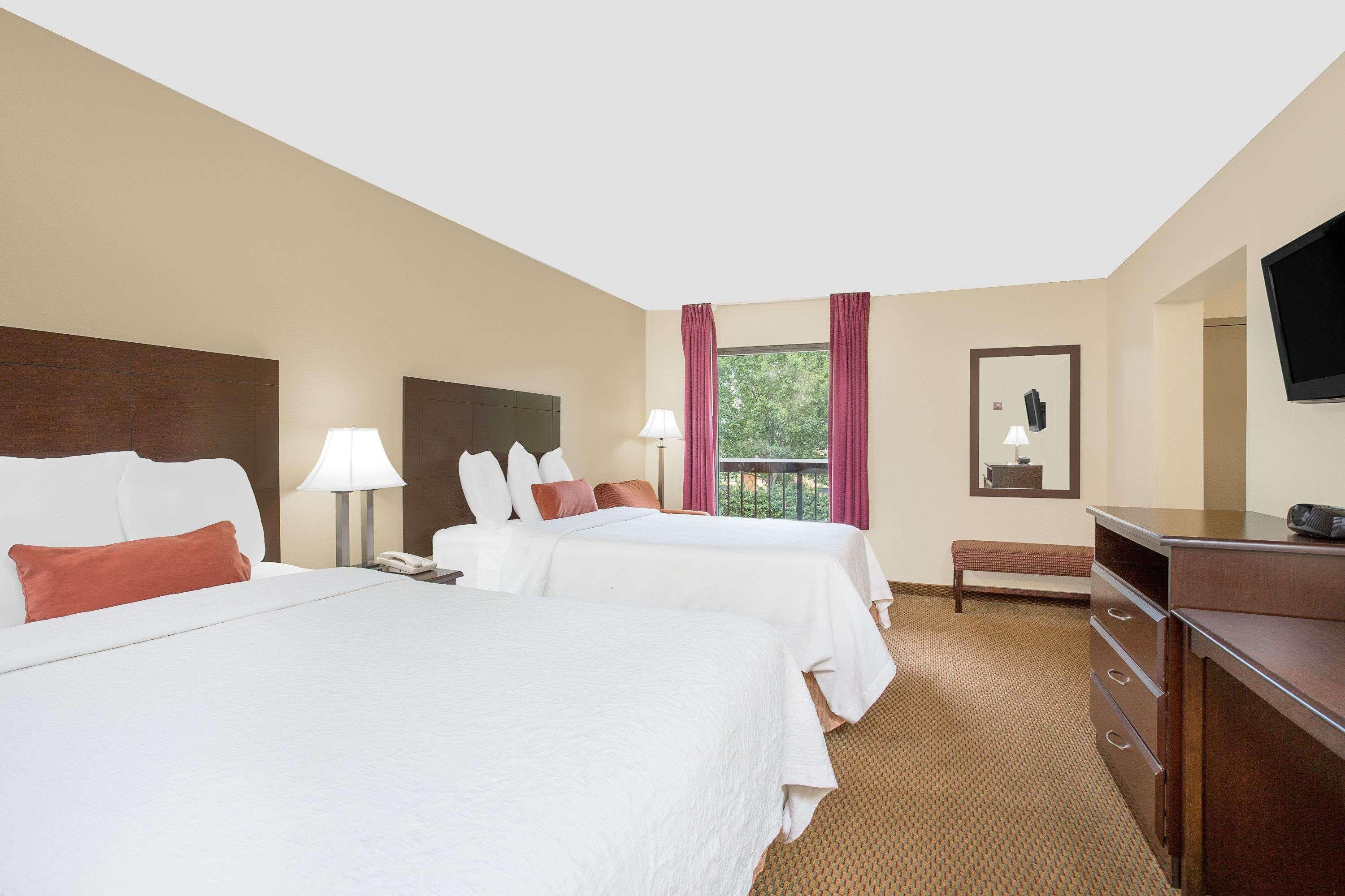 Baymont By Wyndham Greenville Esterno foto